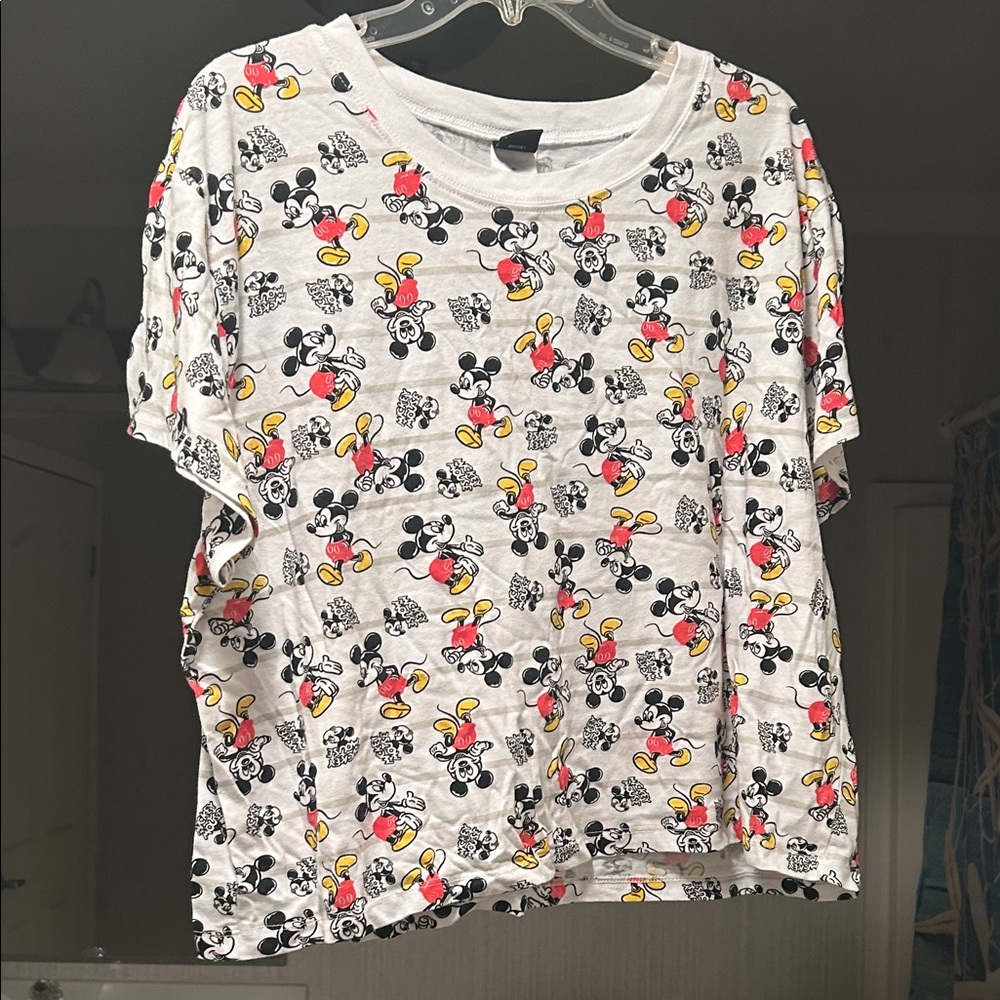 Disney top